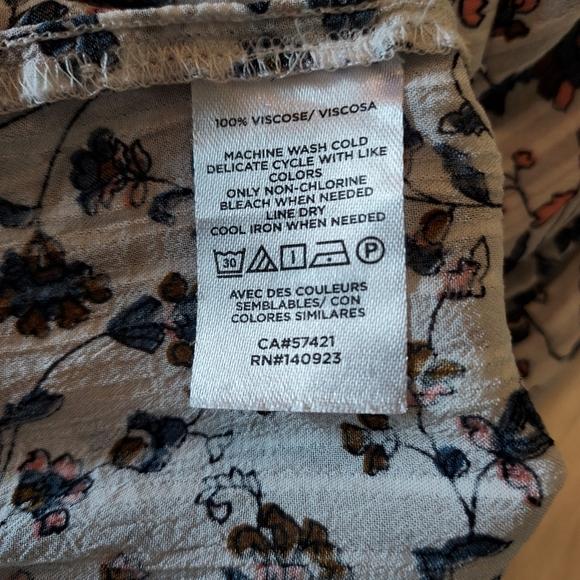 100% Viscose Prairie Top by Loft: Ann Taylor: Size M. - Picture 13 of 16